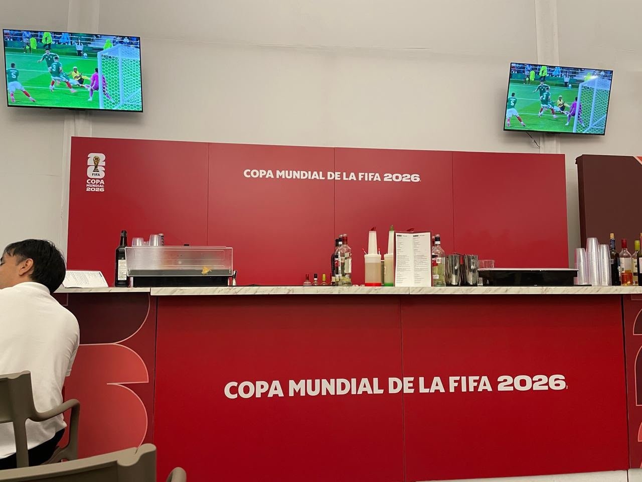 Trabajadores que laboraron durante el Mundial de la FIFA denuncian retrasos en pagos y presuntos incumplimientos contractuales